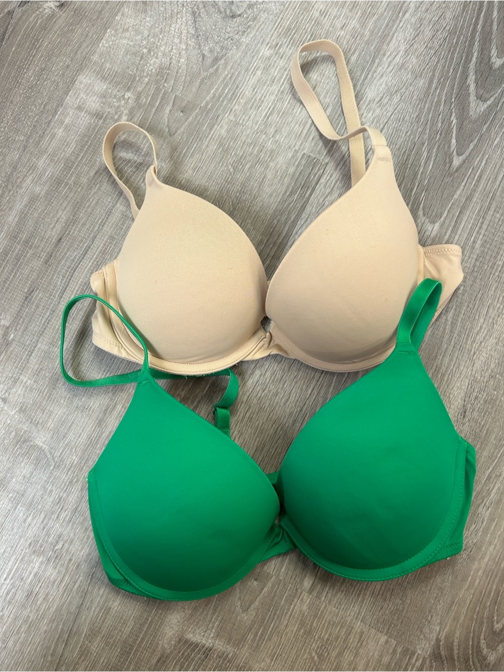 Lot of 2 Victoria’s Secret PINK Wear Everywhere Push Up Bras